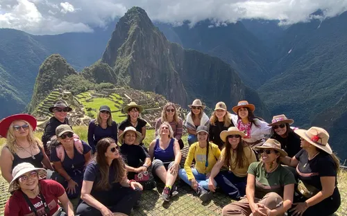 Por que viajar em grupo de mulheres para Machu Picchu?